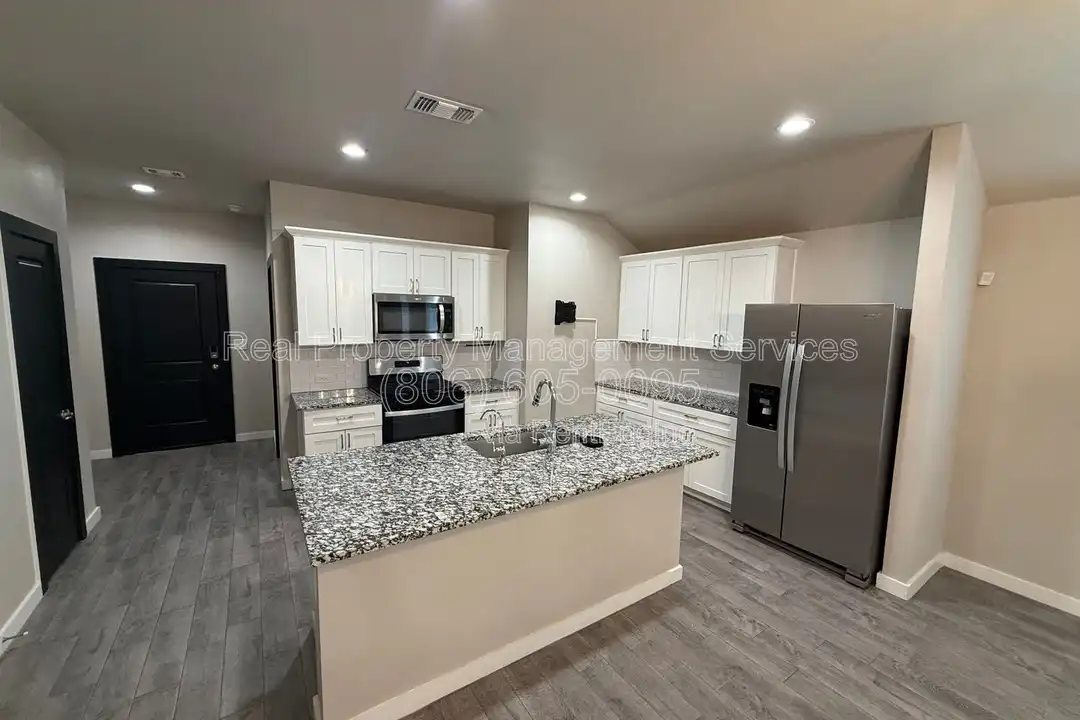 House in Lubbock - View 3