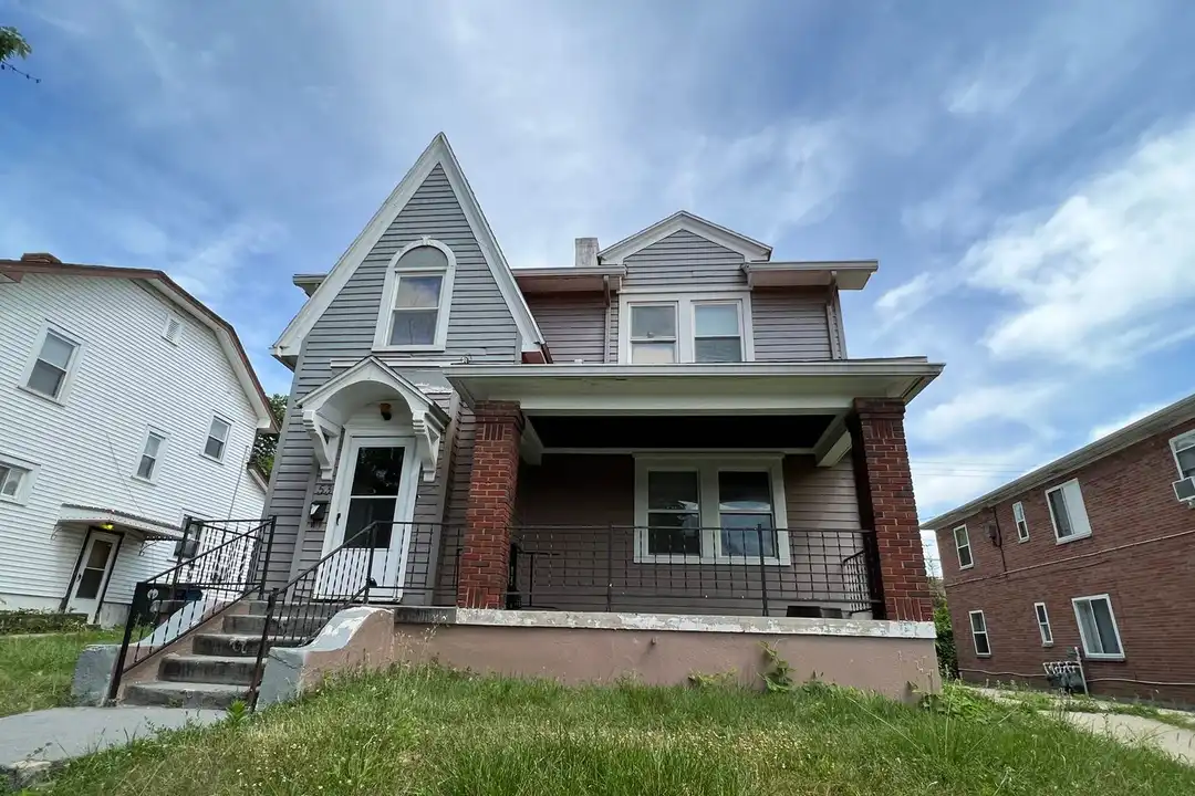53 E Bruce Ave – photo 1