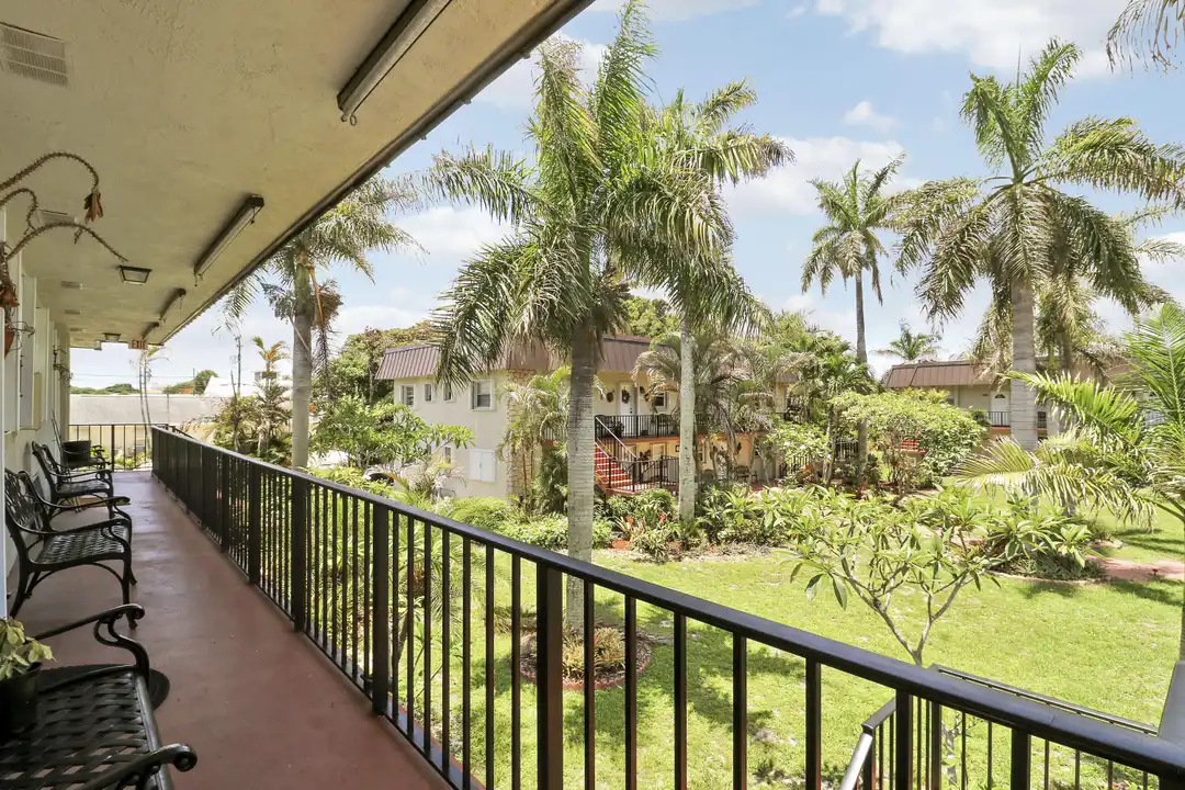 400 Fern St unit 1c - View 4