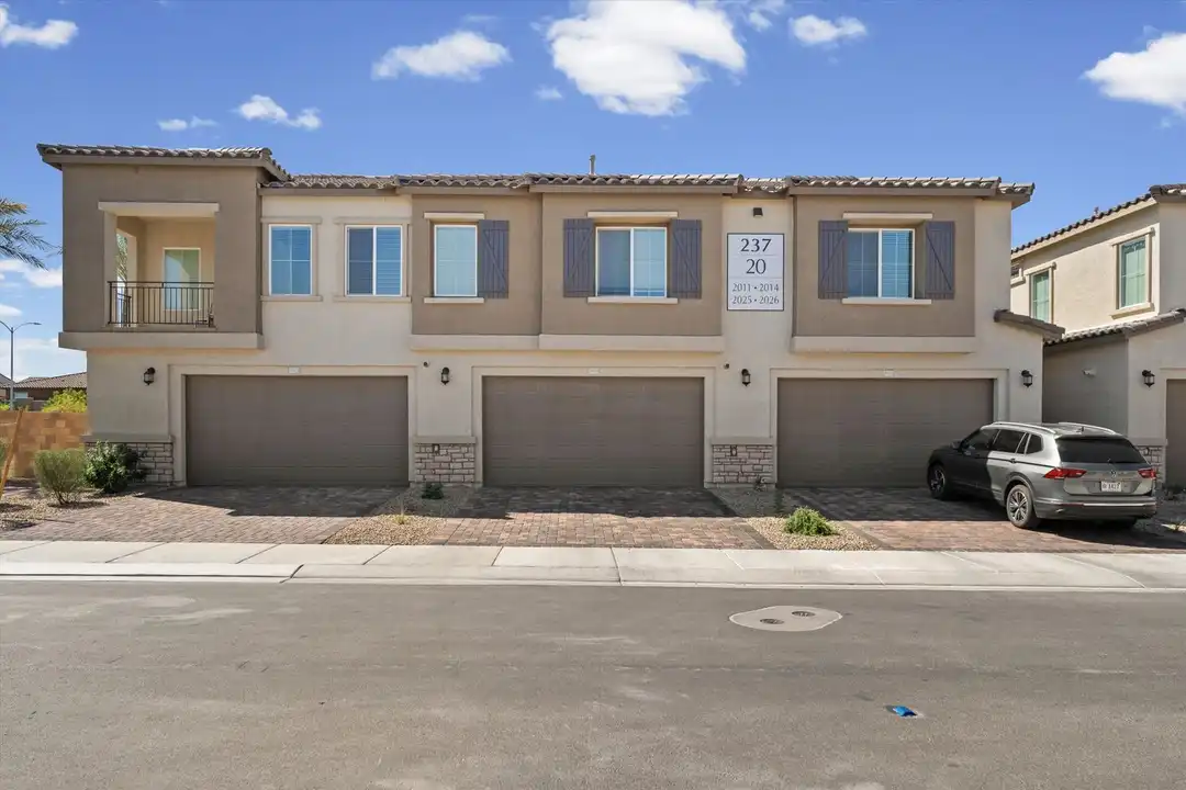 237 Callen Falls Ave - View 2