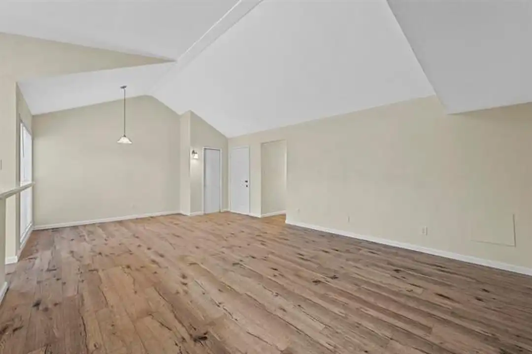 6005 Dooley Dr - View 4