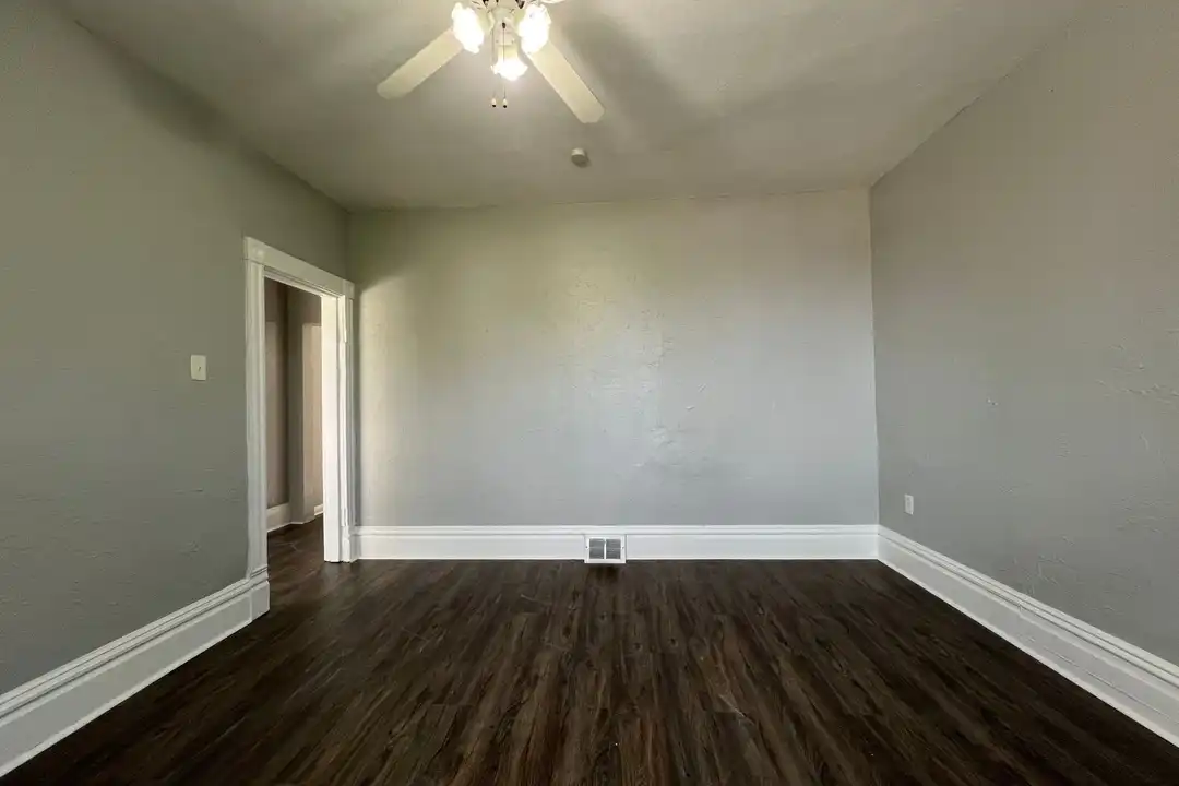 218 Mary St - View 2