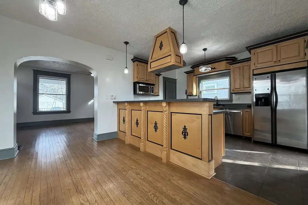 547 Rhea Ave – photo 1