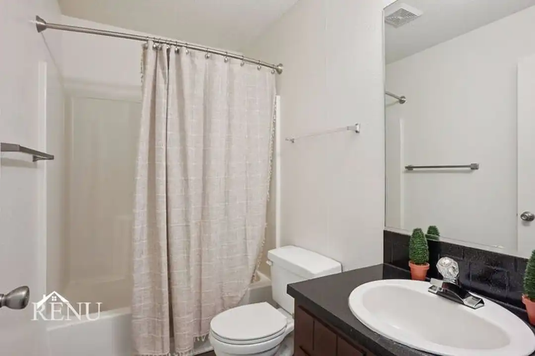 527 Michael St - View 6