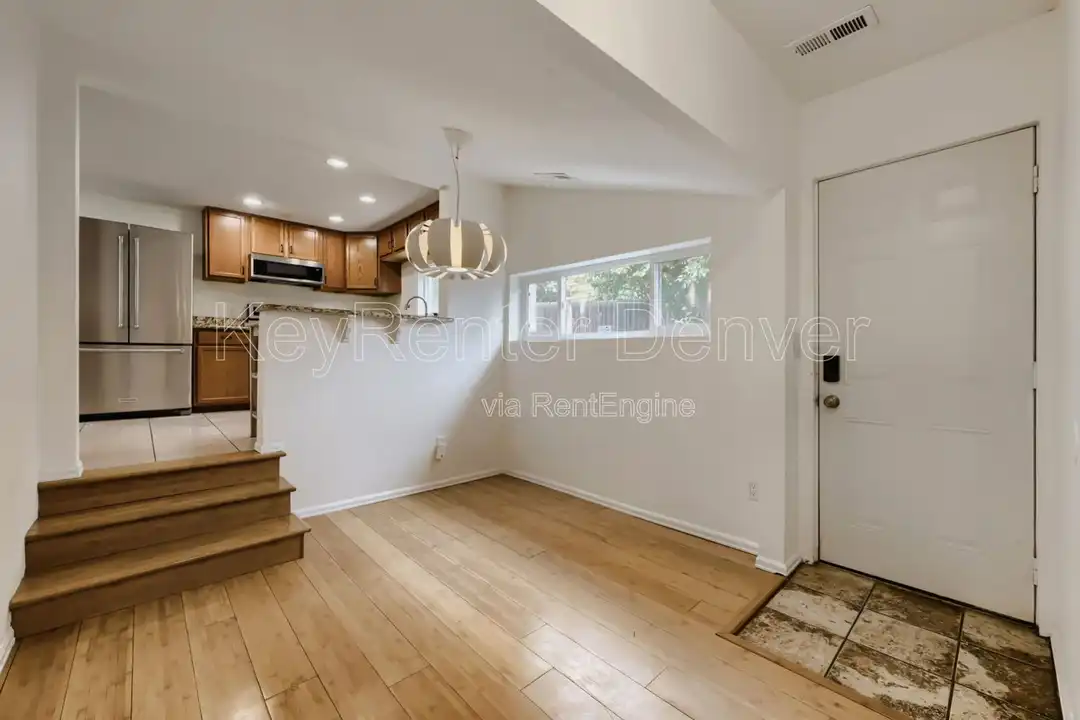 4870 Beach Ct – pohled 3