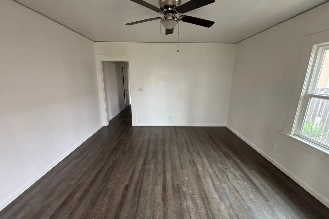 520 E Cypress St - View 4