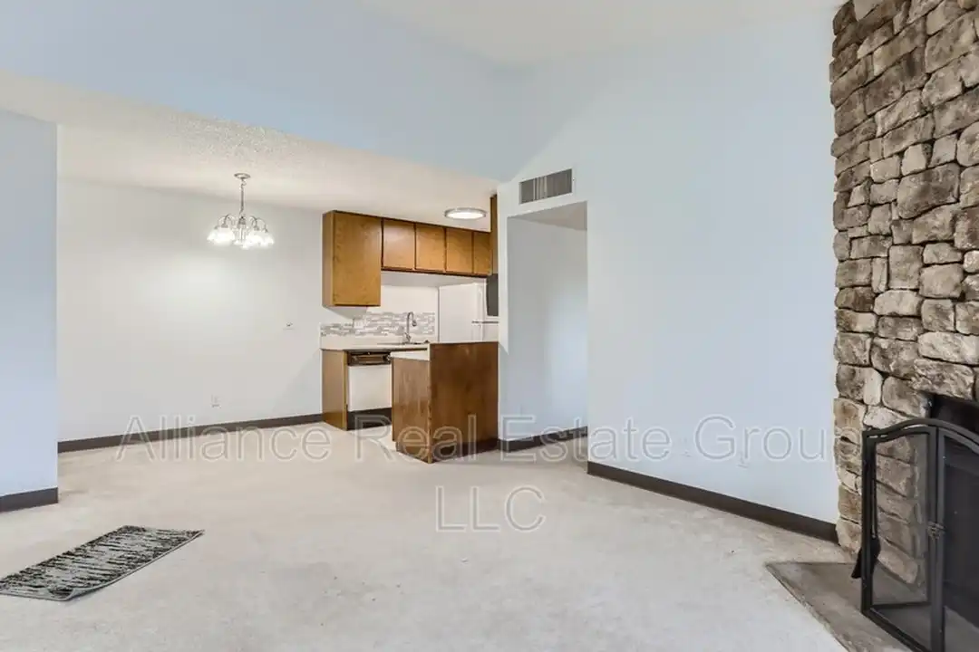 3100 S Federal Blvd unit 323 – pohled 4