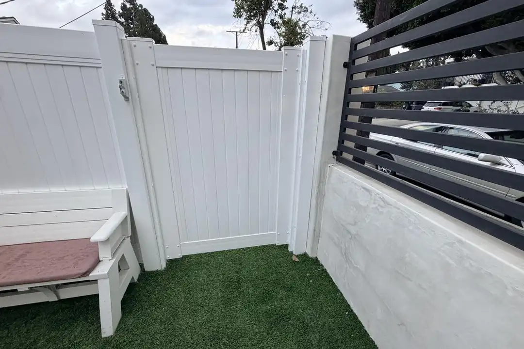 5920 Wilkinson Ave unit 1/2 - View 4
