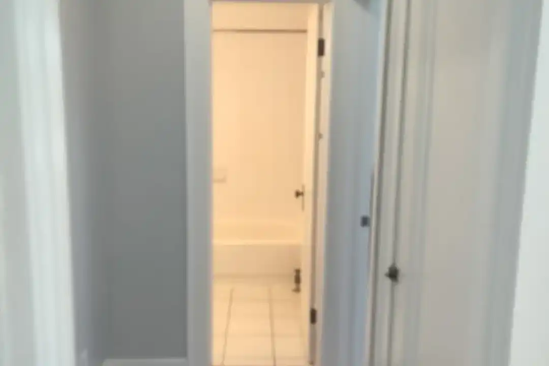 Lakeland Apartments – photo 1 of 19