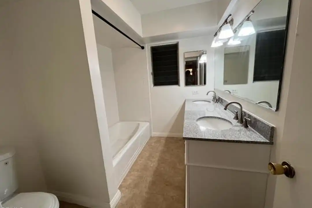 5154 Crown Ave - View 5