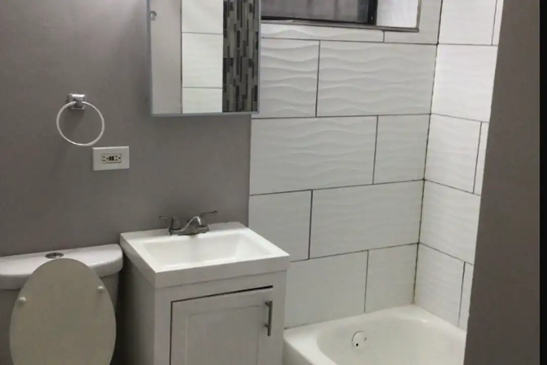 7644 S Stewart Ave unit G2 - View 3