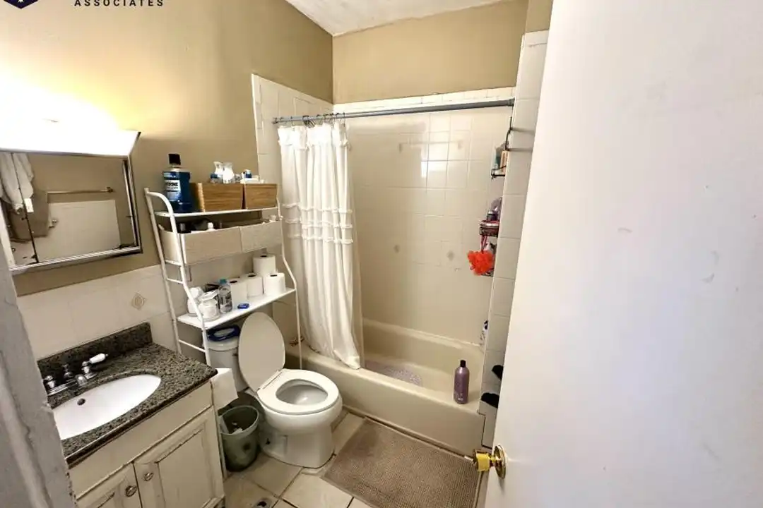 Apartment in Brookline - More
