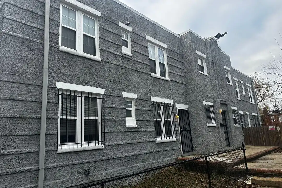 4632 Hillside Rd SE – photo 1