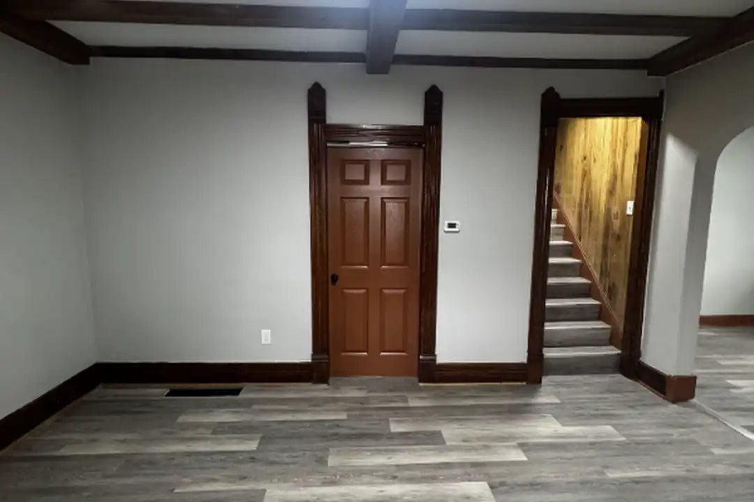 164 Miami Rd unit A – photo 1 of 16