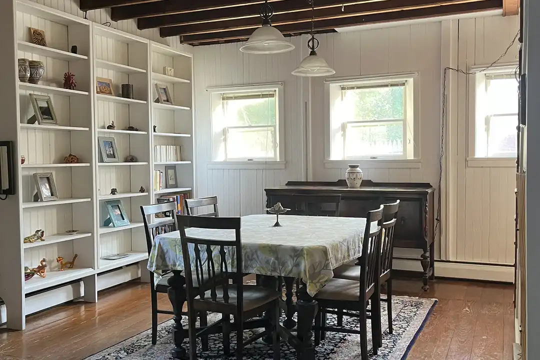 302 S Orange St unit Carriage house - View 3