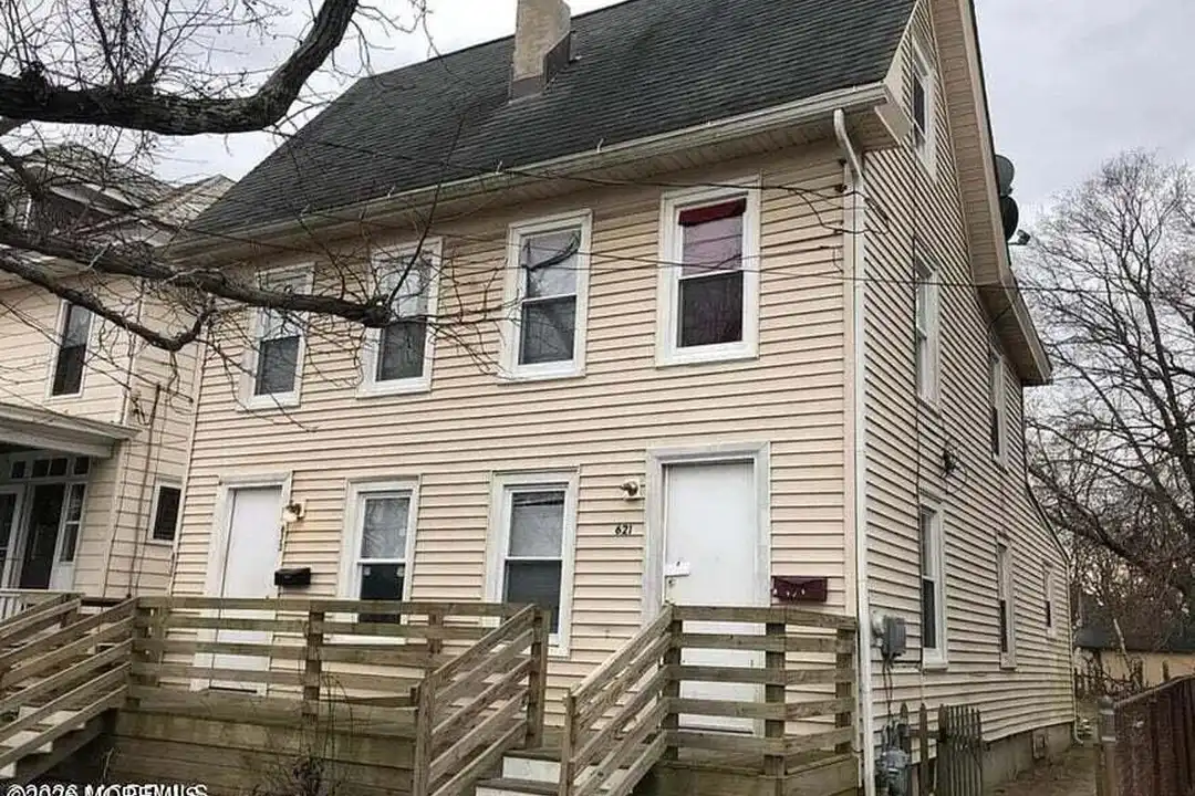 621 E Pine St.