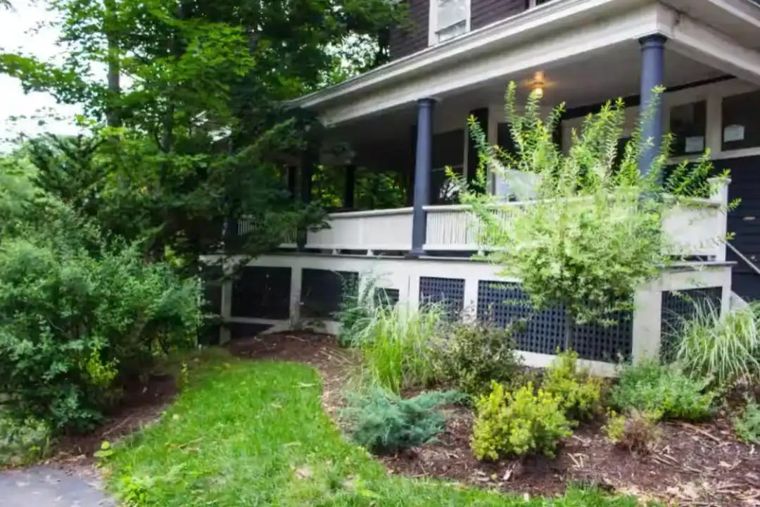 117 Dewitt Pl unit 2 – photo 1