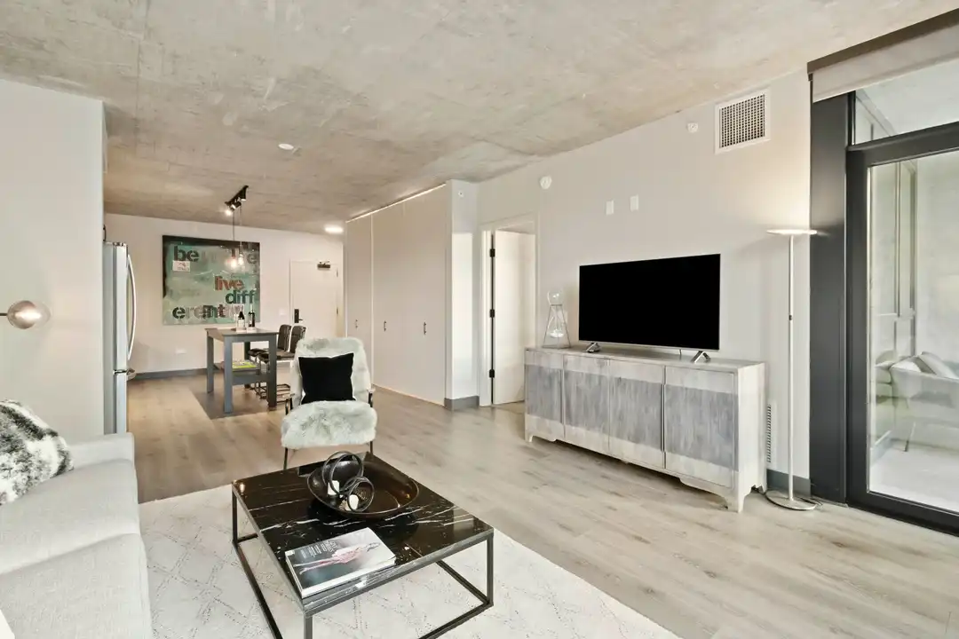 1389 W Randolph St - View 3