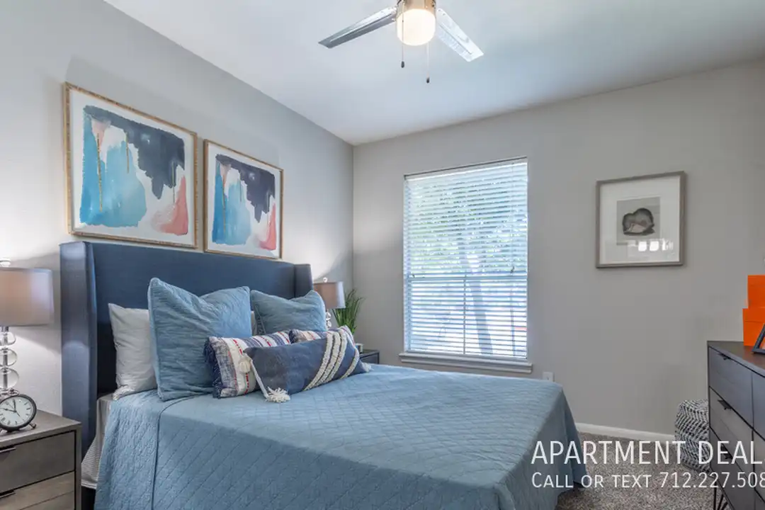 9756 Windwater Dr – pohled 2
