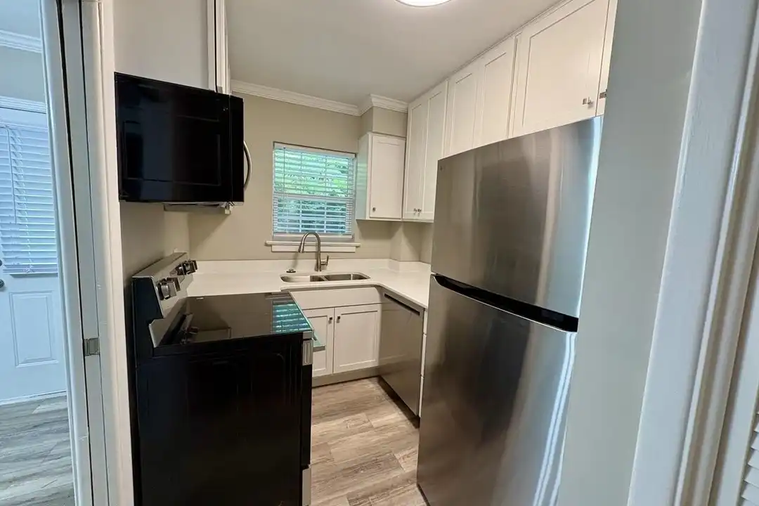 2846 Walton Wy #7 - View 4