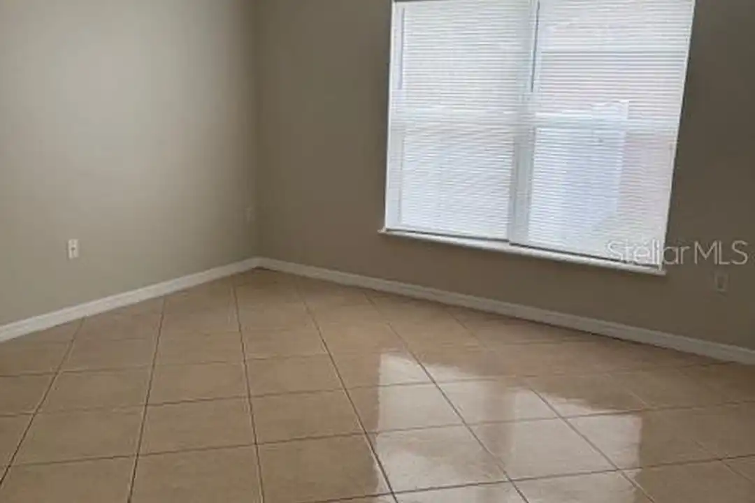 744 Paris Dr - View 4