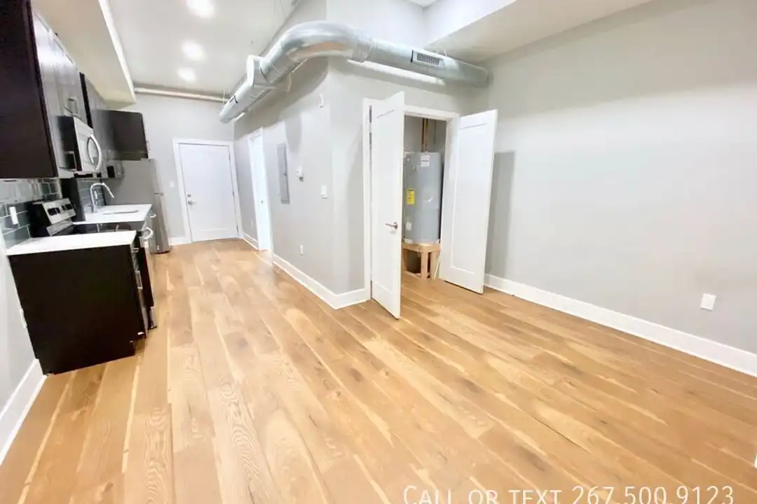 1523 W Girard Ave – další