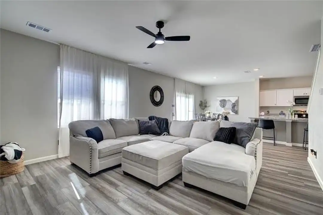 House in Heath - View 5