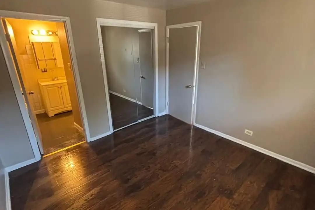 12500 Lincoln St unit 6 – photo 1 of 6