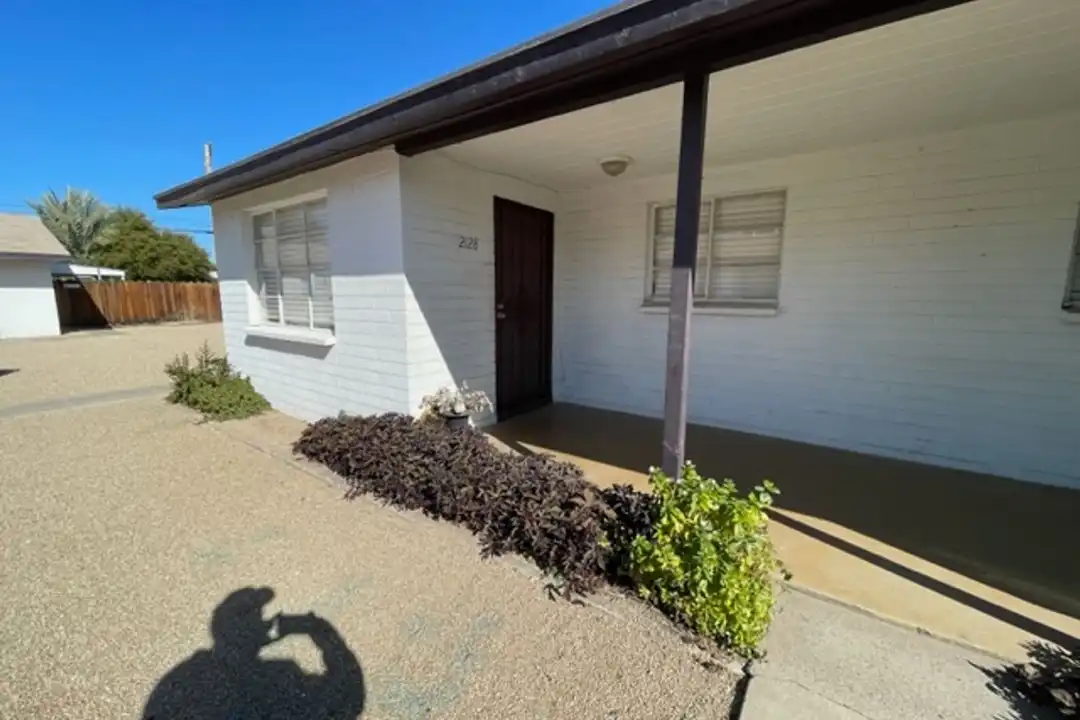 2126 W Orangewood Ave unit 2128 - View 2