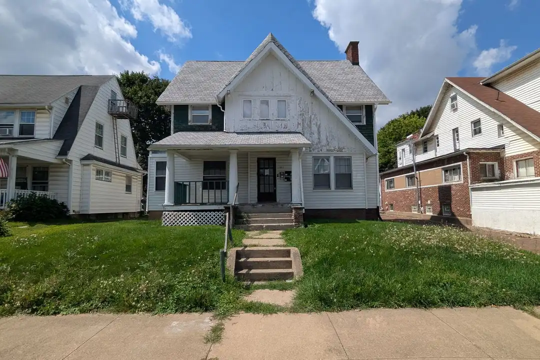 1411 Yale Ave NW unit Unit 1 – photo 1
