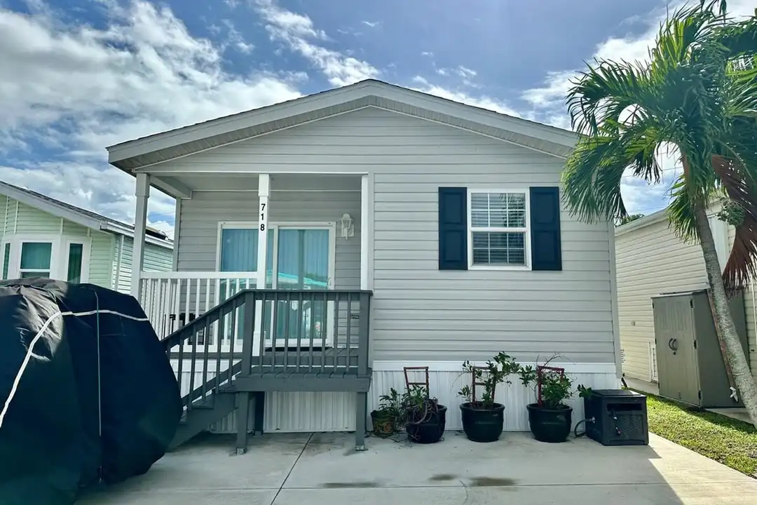 718 Nettles Blvd unit 1537492P - View 2