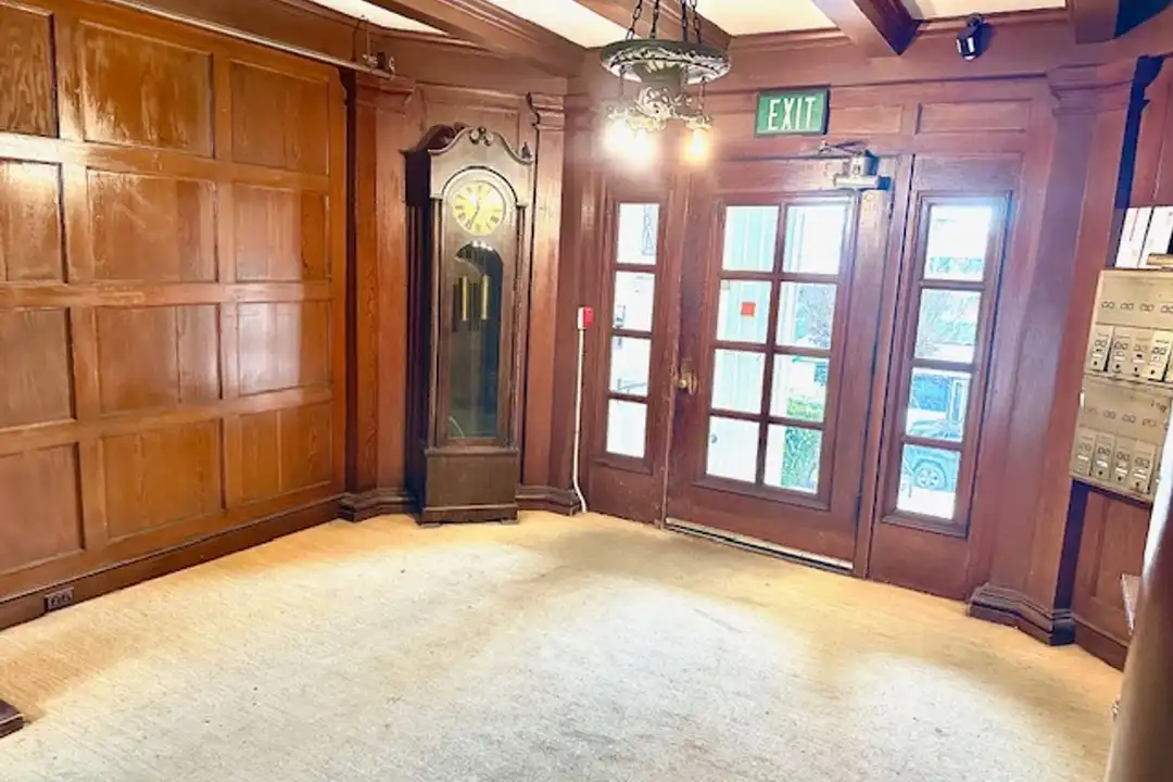 2409 College Ave unit 13 - View 3