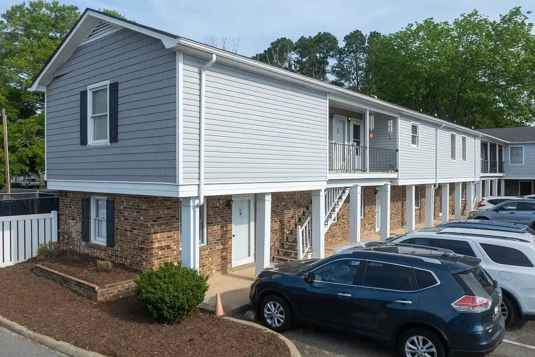 Campbell Court Apartments - View 5