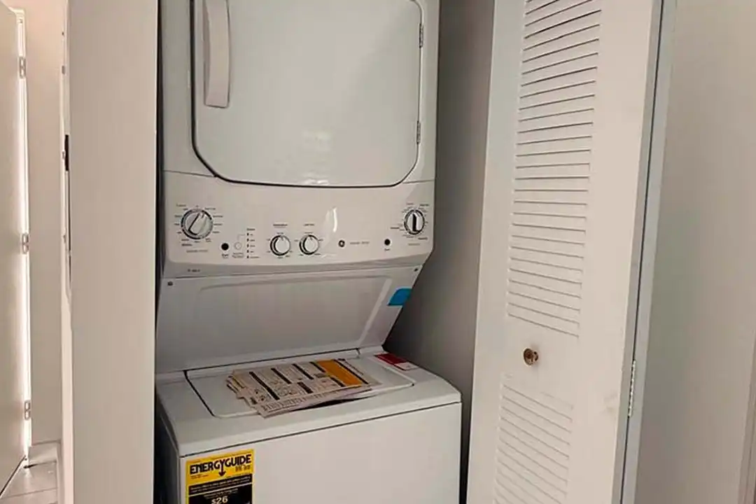 811 E 52nd St unit APT101 - More