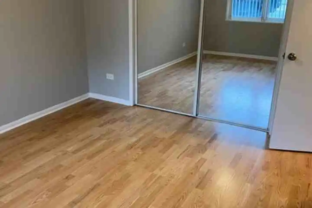 Apartment in Rogers Park Township, West Ridge - More