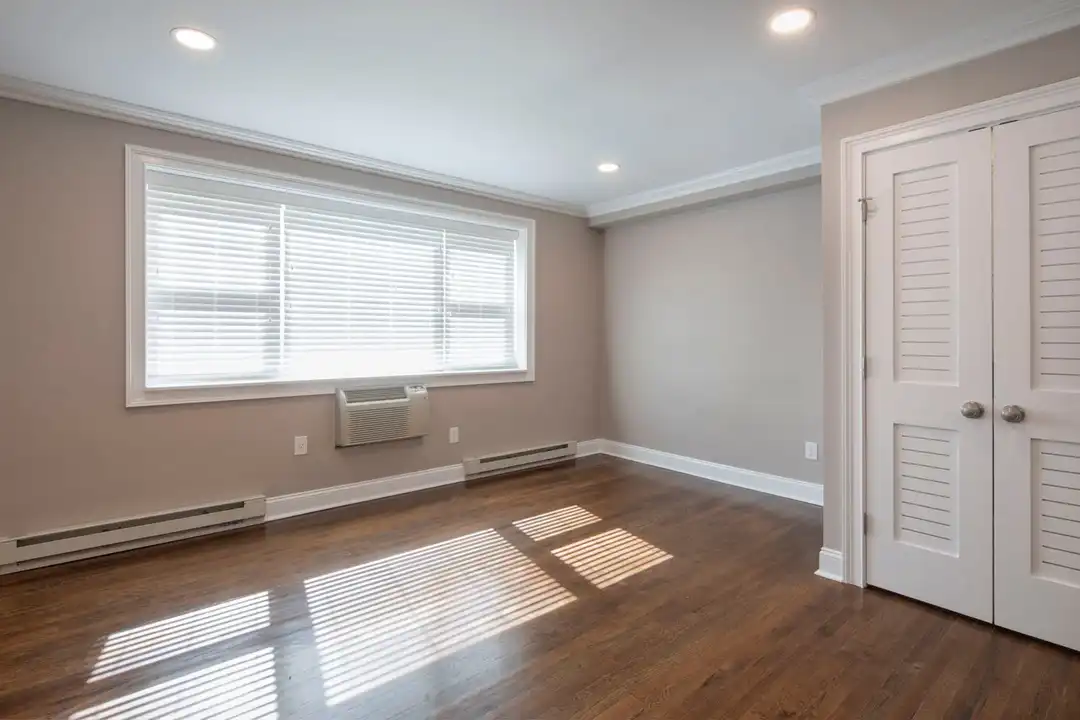 Apartment in Hackensack - View 3