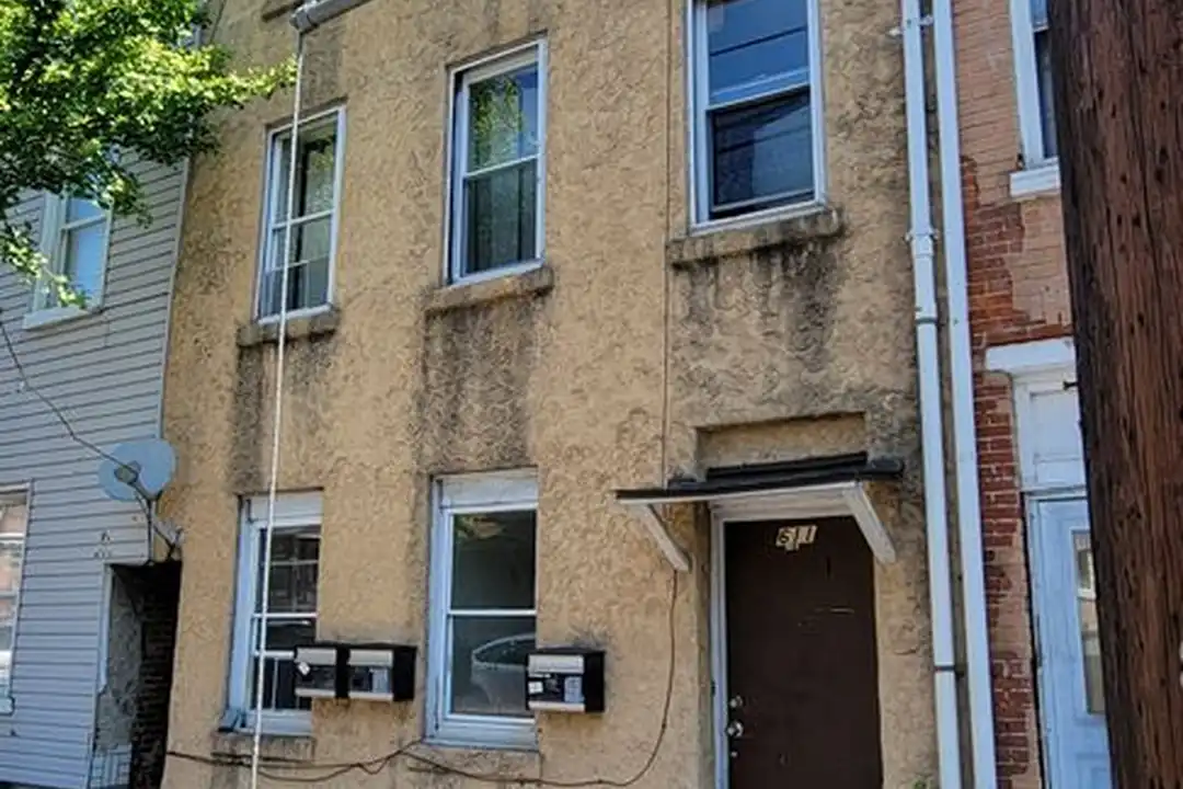 611 N Front St unit 611 N Front St - Apt #1 – photo 1