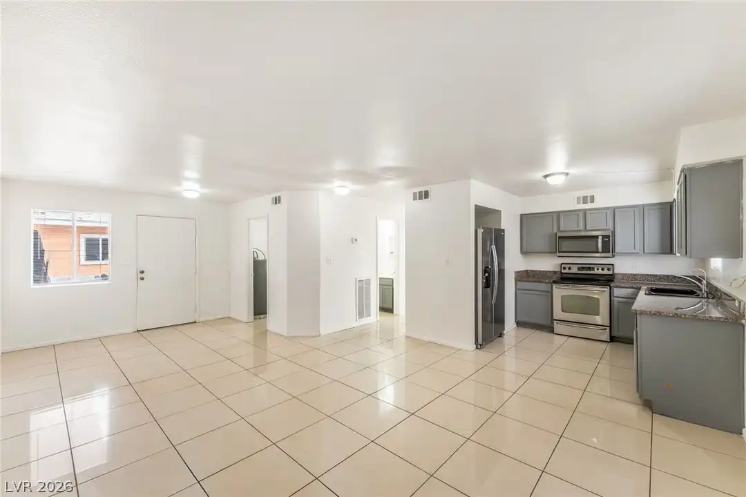 375 N 15th St #1 – photo 1