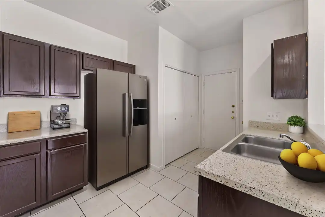2302 S Bagdad Rd unit A - View 3