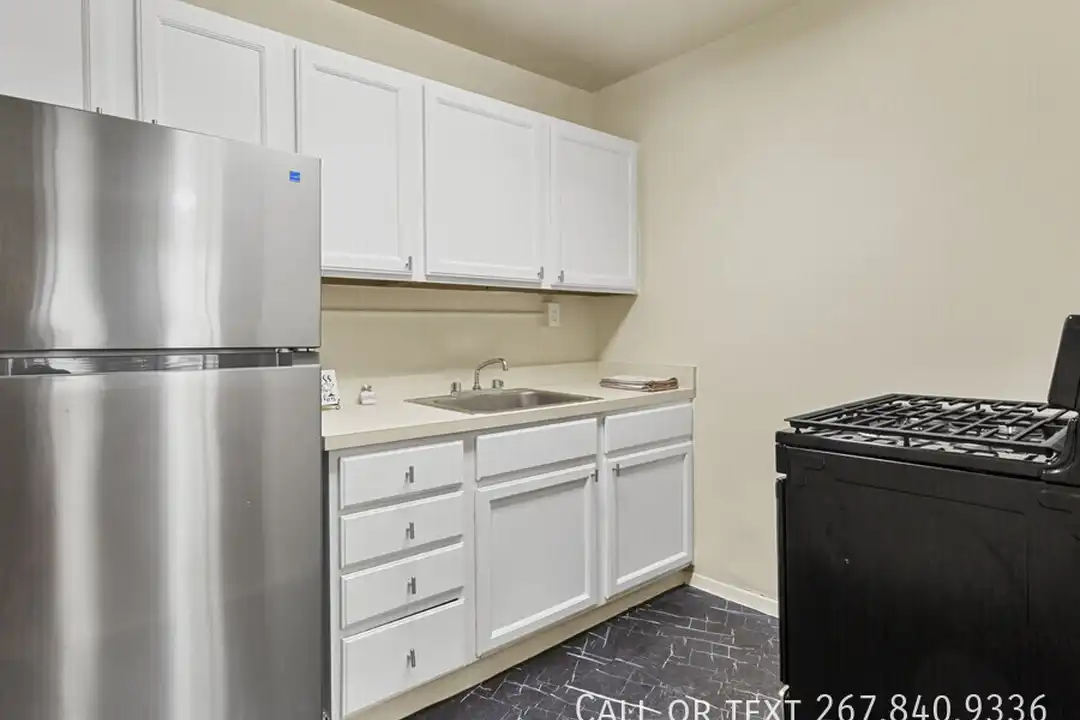4040 Livingston Rd SE – photo 1