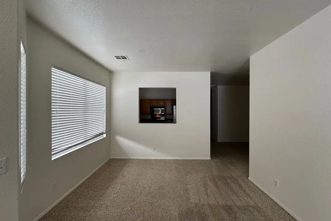 1109 Milpas Ln - More