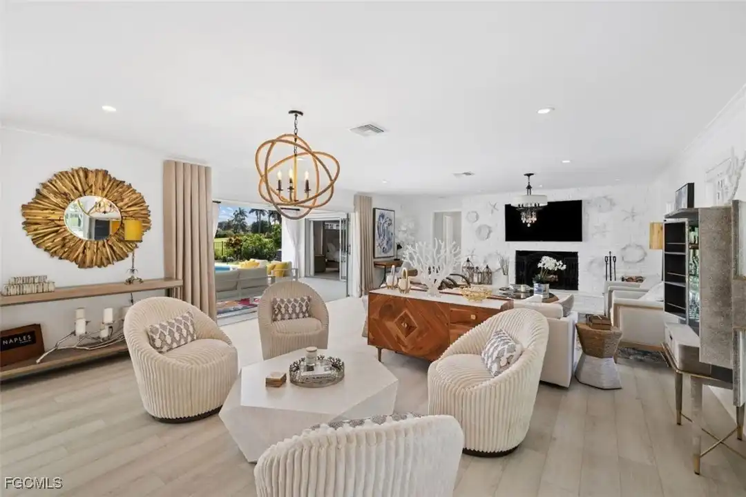 2728 Crayton Rd - View 6