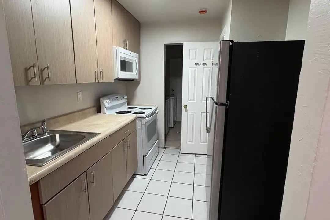 900 NW 17th Ave #EAST - View 2