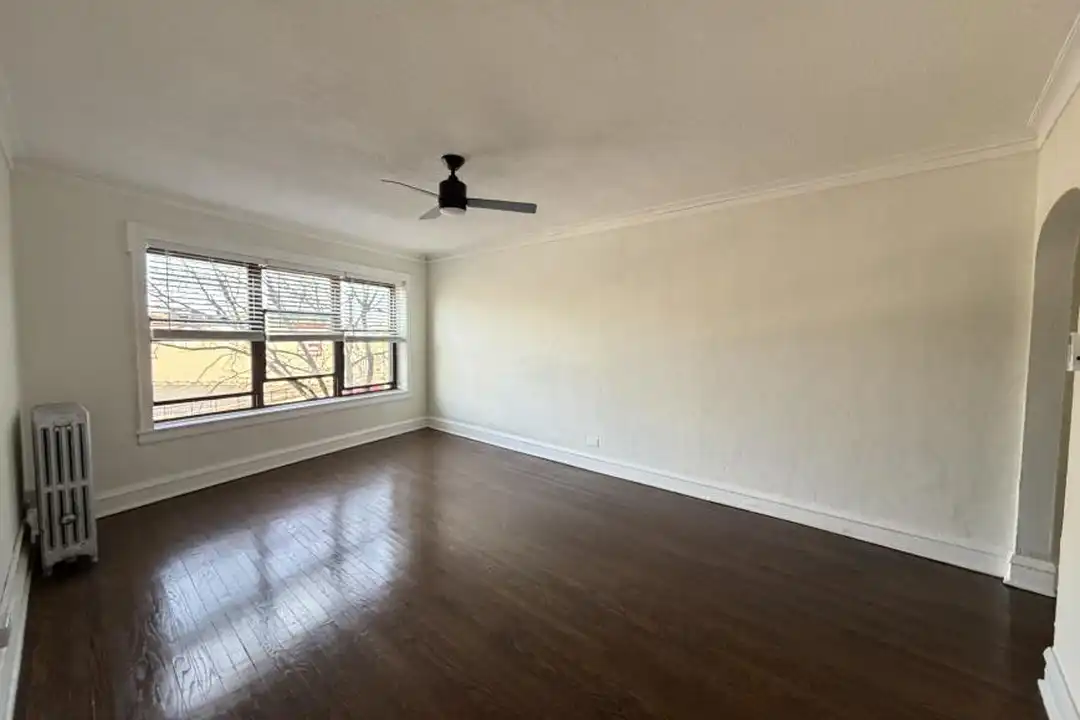 5509 N Lincoln Ave - View 2