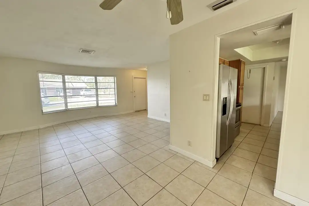 200 SW 4th St - View 6
