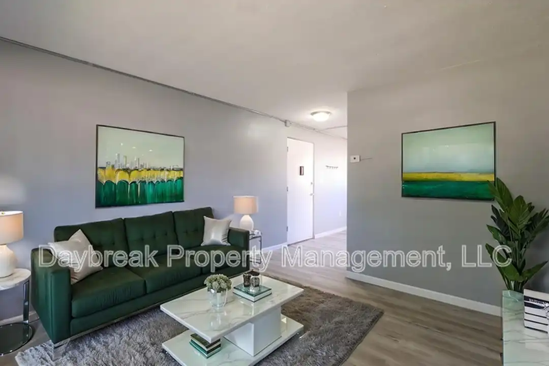 32 10th Ave N unit # 6 – photo 1