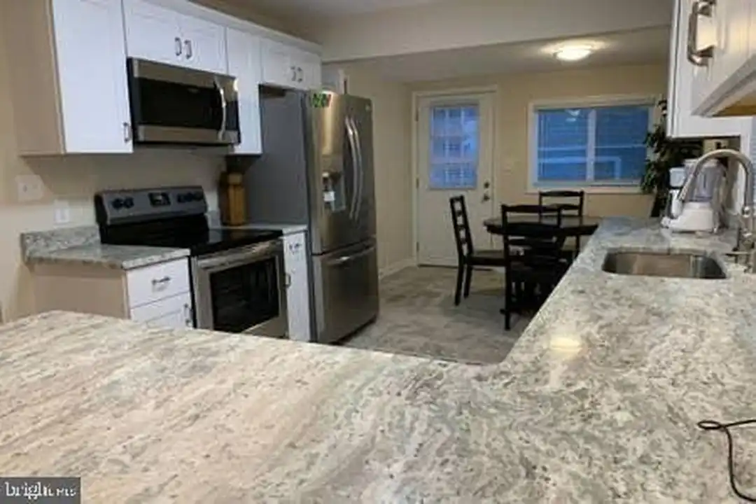 6145 5th St - View 3