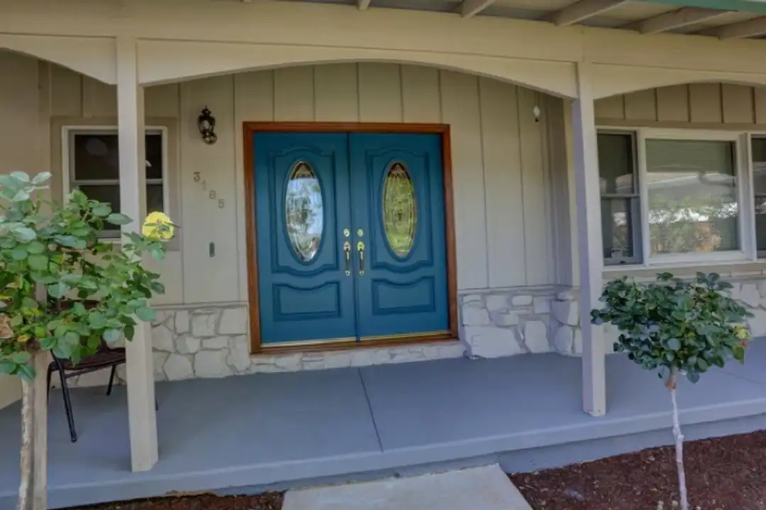 3185 Temple Ct - View 2