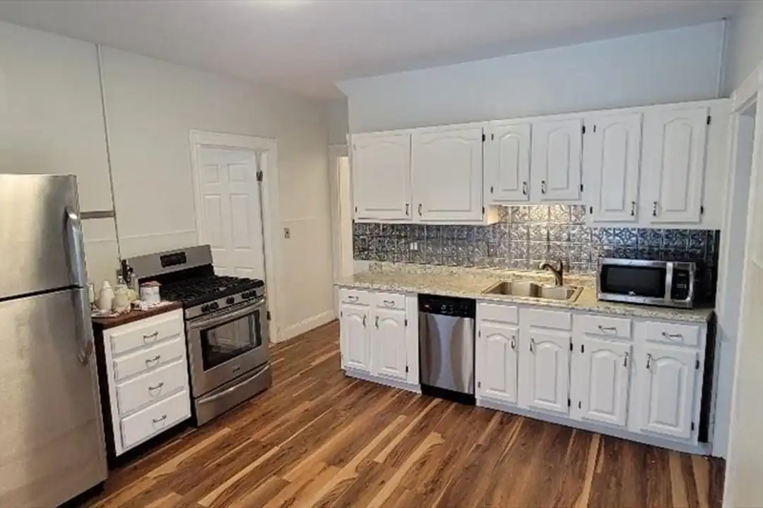 158-160 Roslindale Ave unit 1 - View 6
