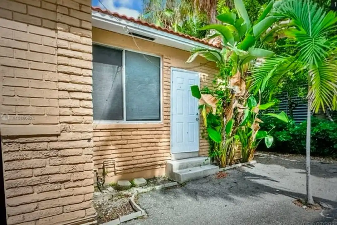 9065 Harding Ave unit D - 2 - View 2